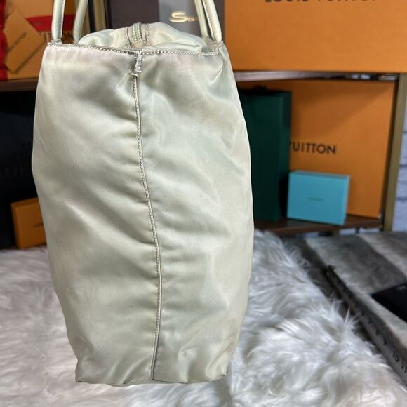 Cream Prada shoulder bag, 100% AUTHENTIC - Picture 5 of 14